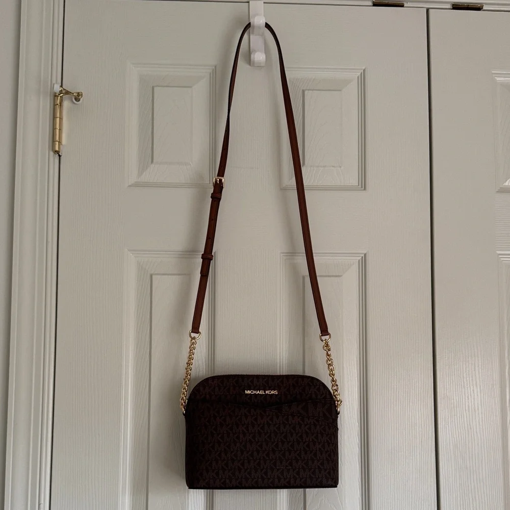 Michael Kors Jet Set Dome Crossbody • MK Signature Brown - Picture 2 of 11